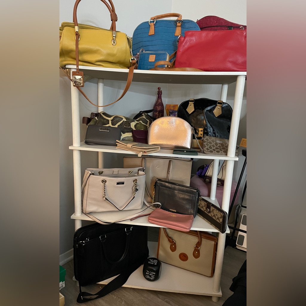 Womens Handbags Category And Unlisted Live Bags And Wallets